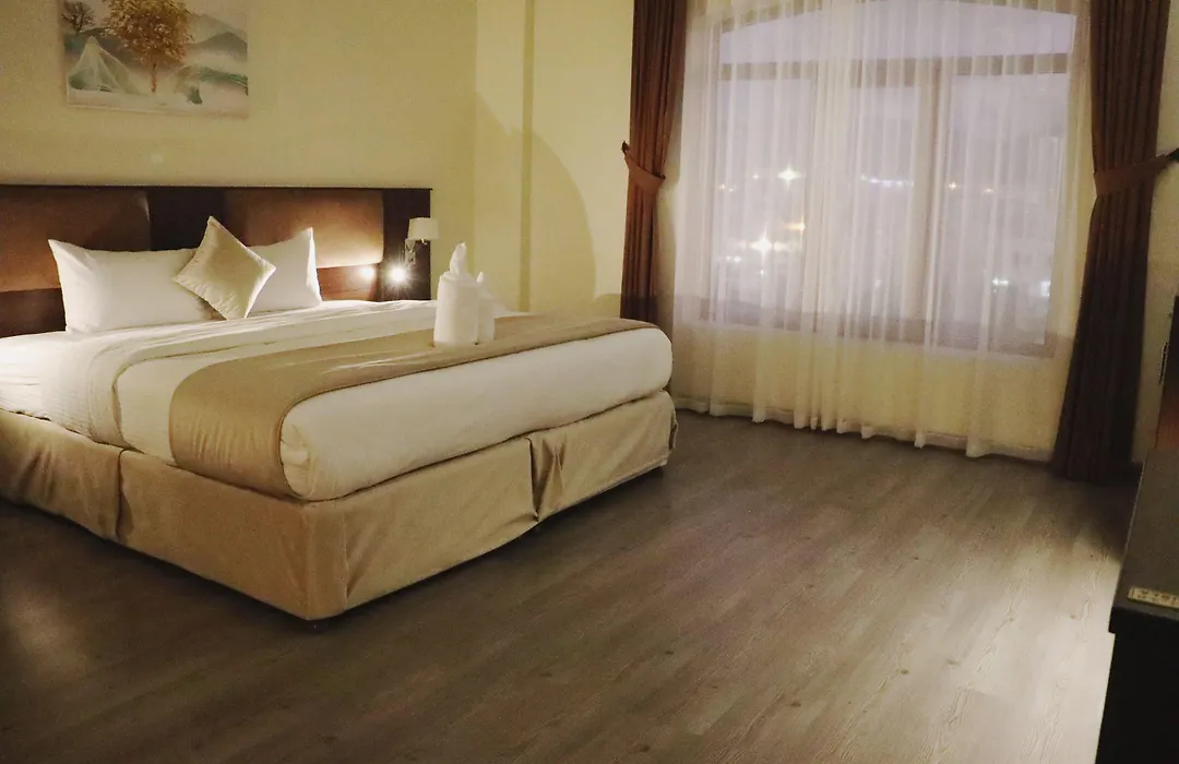Weekdays Hotel-1
