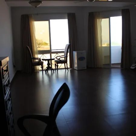 Muscat Beach Guest House Room 33-2